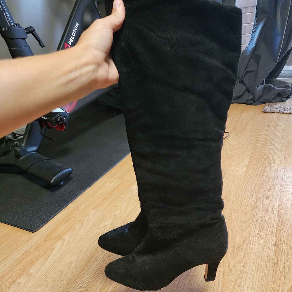 Suede boots